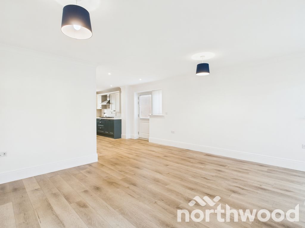 Property photo 3 of 32