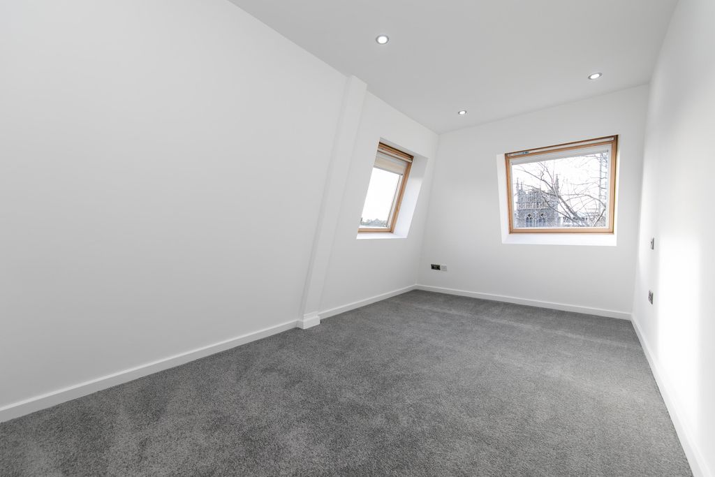 Property photo 3 of 5 Bedroom