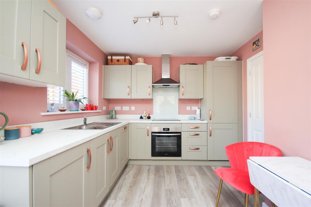Property photo 2 of 17 K1.Jpg