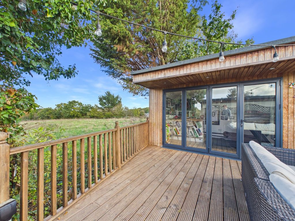 Property photo 3 of 32 5693704