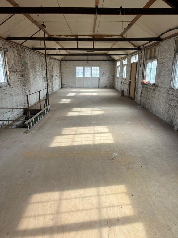 Property photo 3 of 4