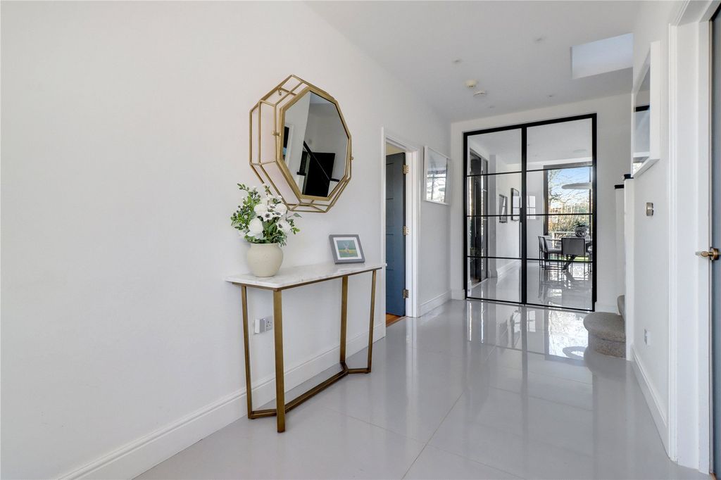 Property photo 3 of 26 Picture No. 14