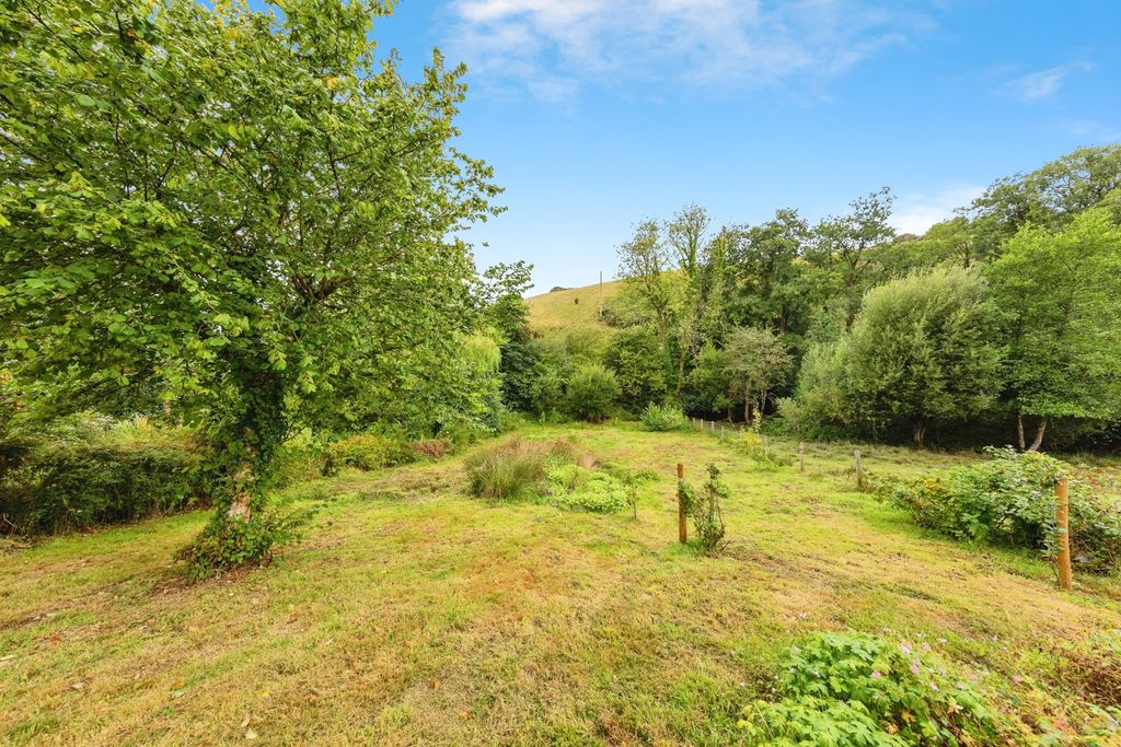 Property photo 3 of 20 Photo