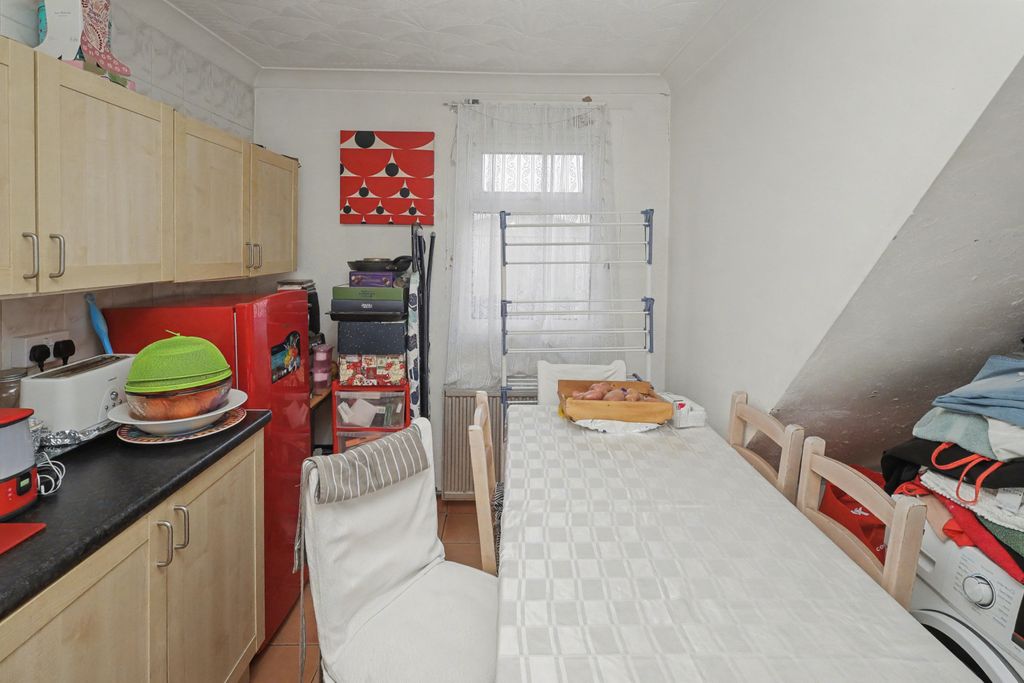 Property photo 3 of 16 35 Napier Road, Wembley, Ha0 4Ua