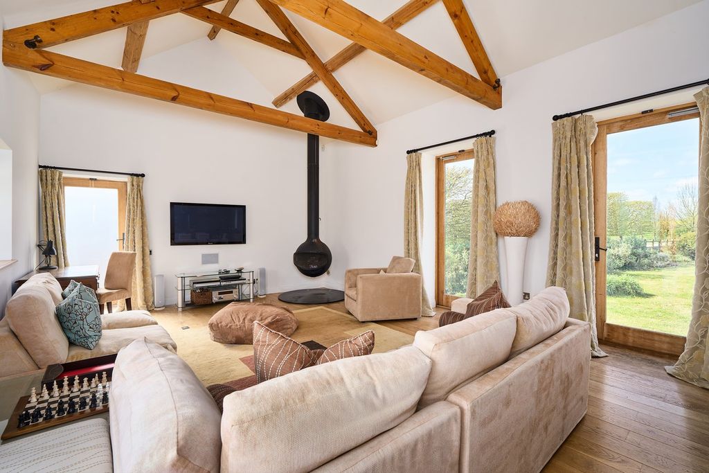 Property photo 2 of 18