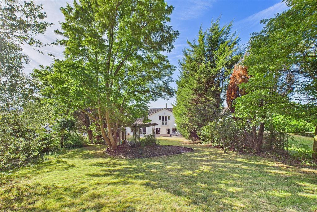 Property photo 1 of 22
