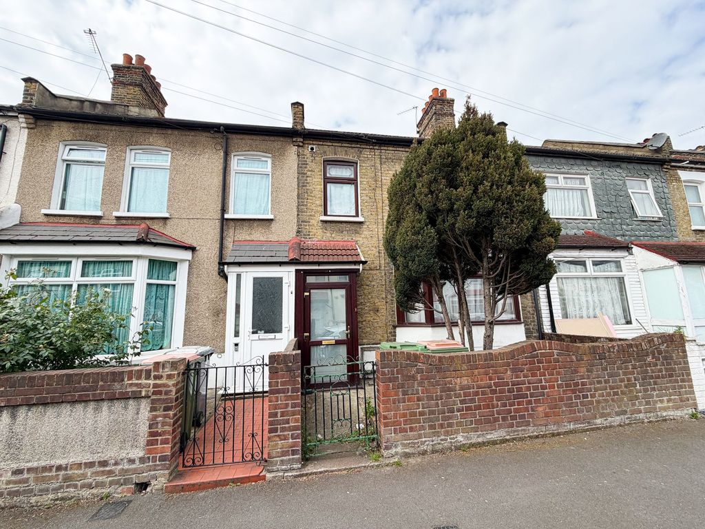 Property photo 1 of 12 Alexandra Rd E6