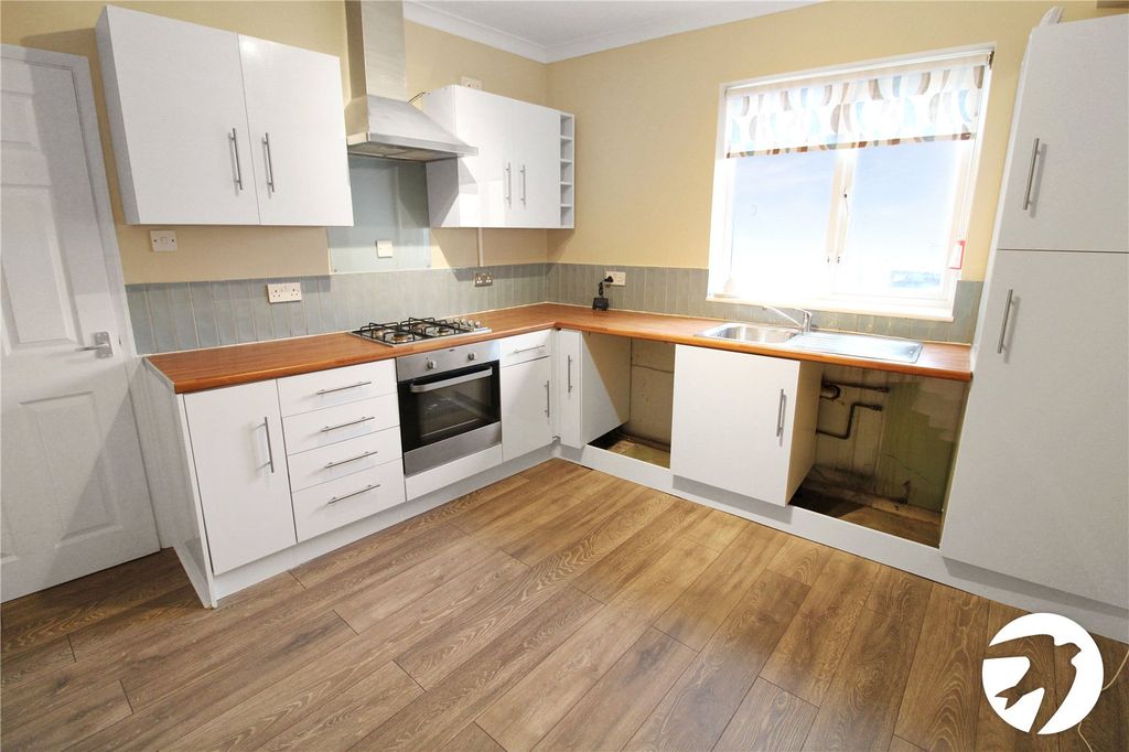 Property photo 3 of 8 Kitchen/Diner