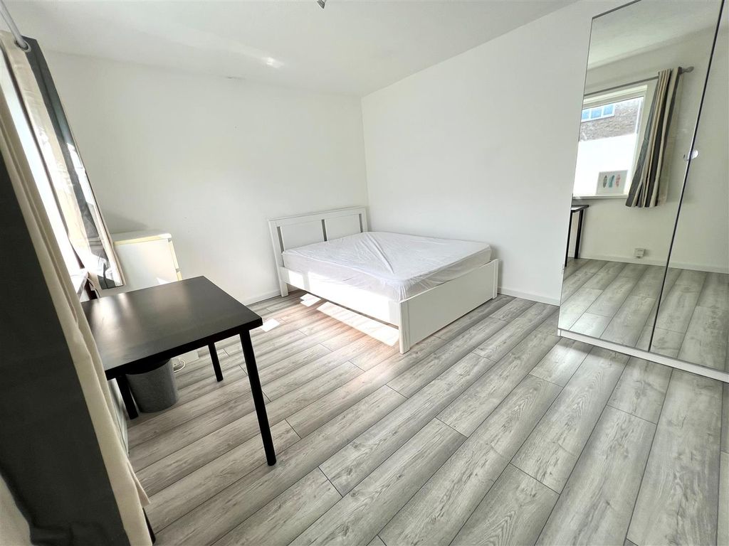 Property photo 2 of 8 Picture 2