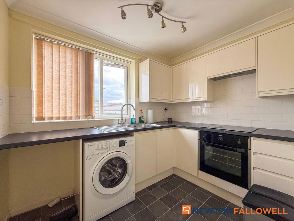 Property photo 2 of 8 Kitchen