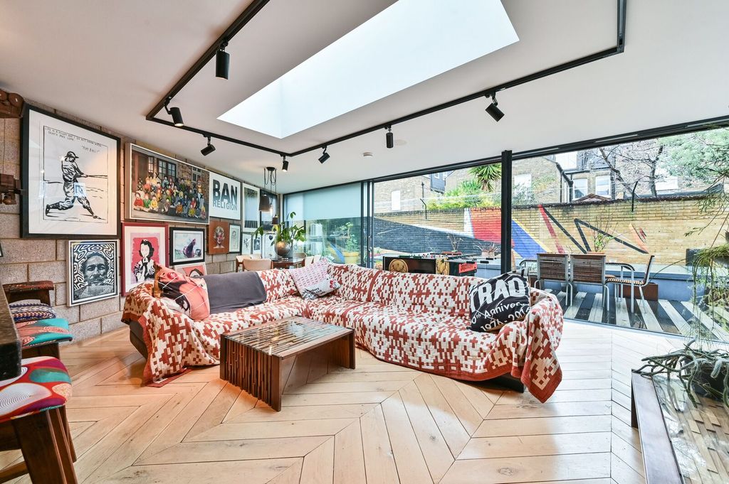 Property photo 1 of 39