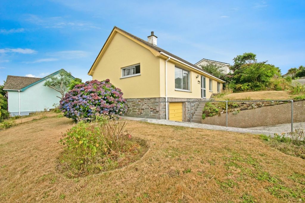 Property photo 2 of 17 Front