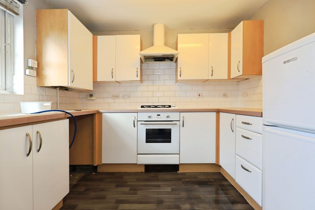 Property photo 3 of 20 Pbox-Img.Jpg