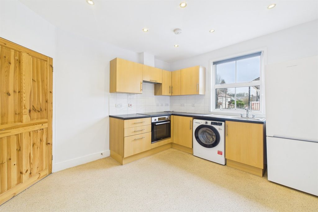 Property photo 2 of 8 Kitchen