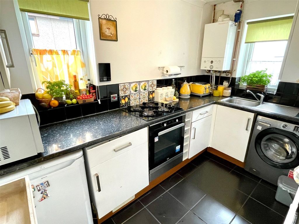 Property photo 3 of 24 Kitchen
