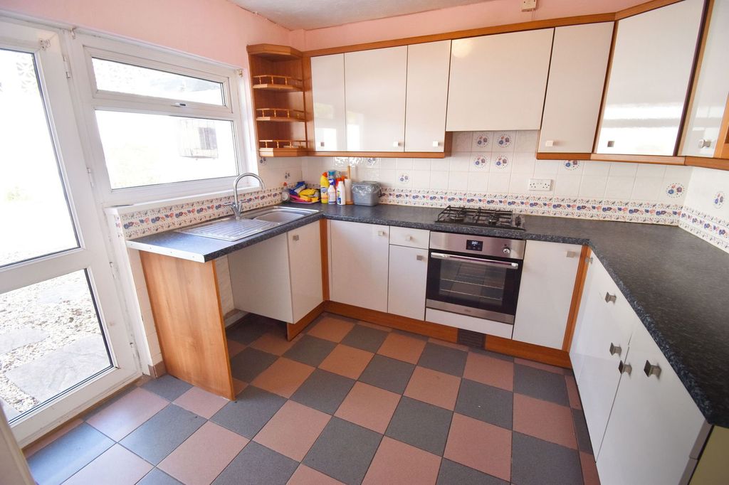 Property photo 3 of 16