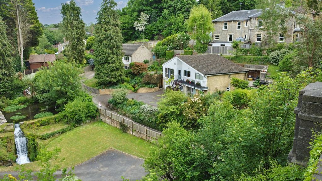 Property photo 1 of 34