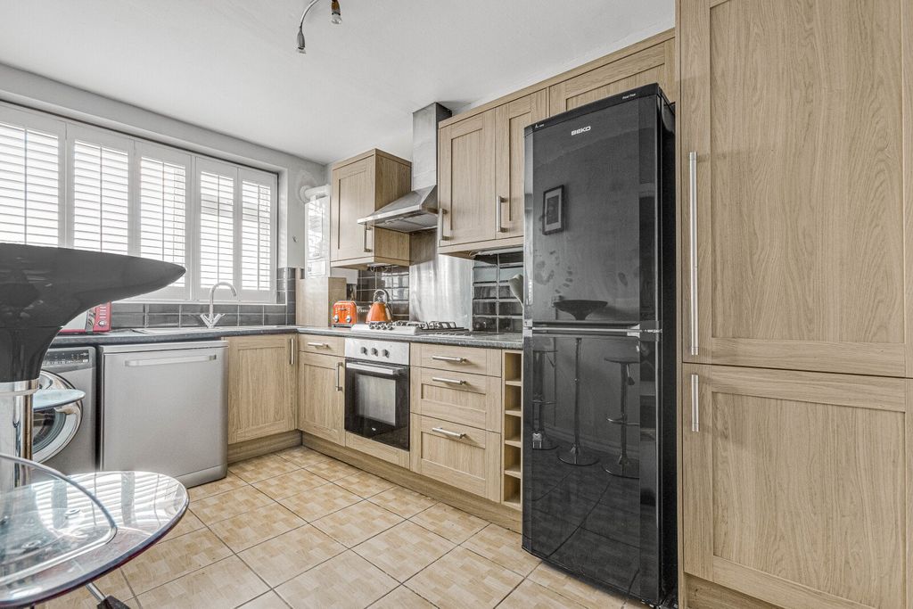 Property photo 3 of 7