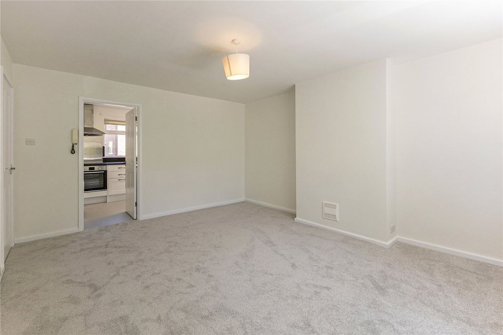 Property photo 3 of 12 Sitting Room