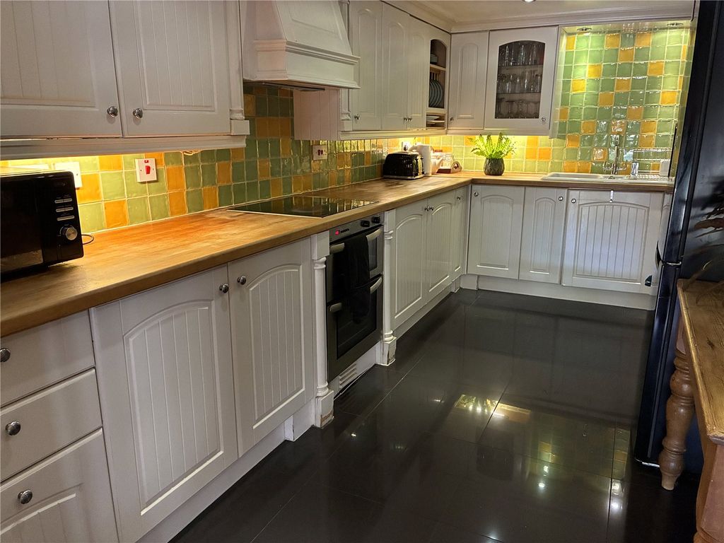 Property photo 2 of 16 Kitchen