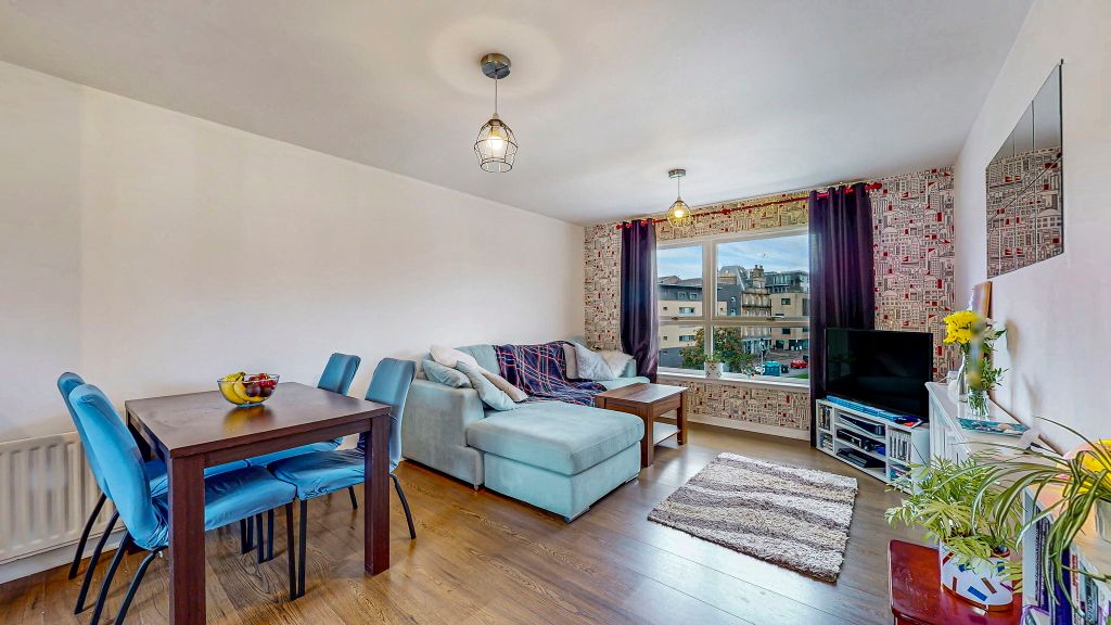 Property photo 2 of 22 42-Web-Or-Mls-29-Print-15 Moir Street Flat 3.1_13
