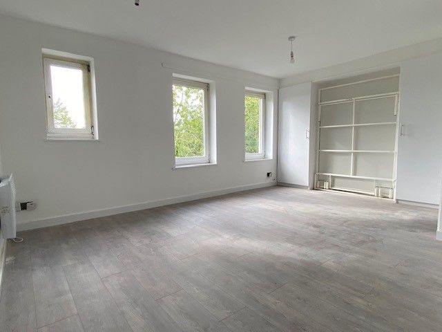 Property photo 2 of 8 Lounge And Bed Area