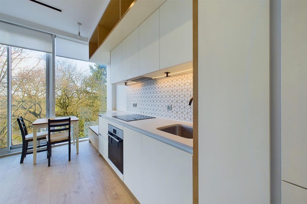 Property photo 2 of 13 Cam02700G0-Pr0248-Still018.Jpg