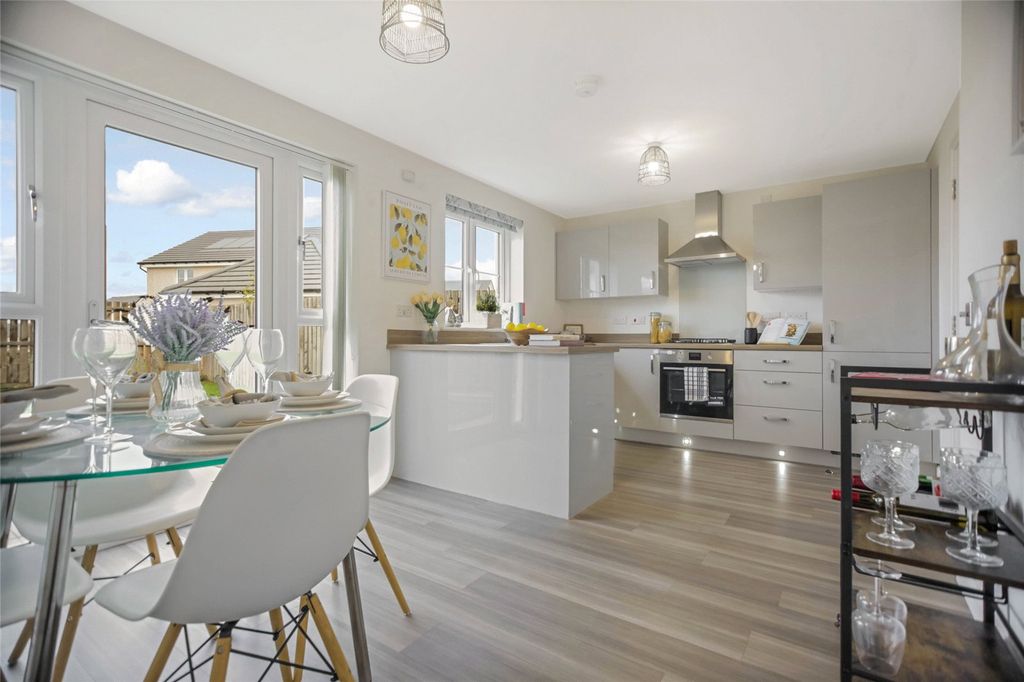 Property photo 3 of 21 Picture No. 31