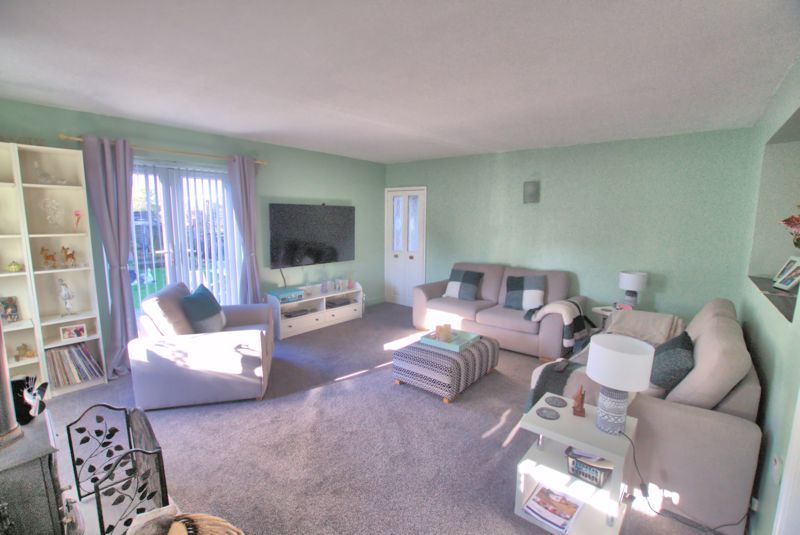 Property photo 2 of 18 Lounge
