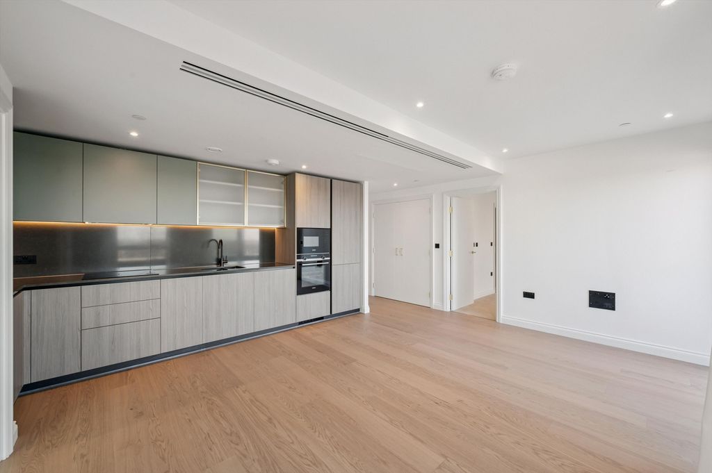 Property photo 1 of 16 Image