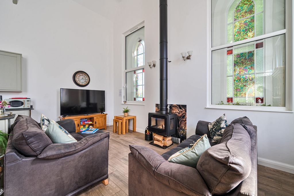 Property photo 3 of 19 1452046-22-69Eb913399Cbc-Arw-1