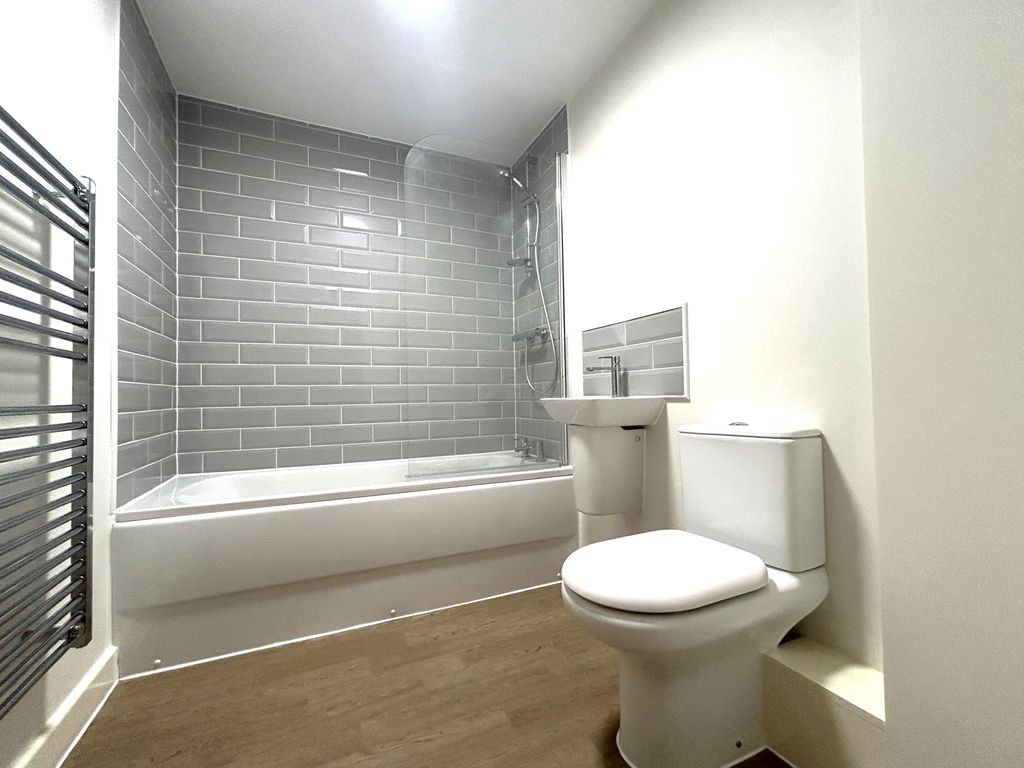 Property photo 3 of 6 Bathroom