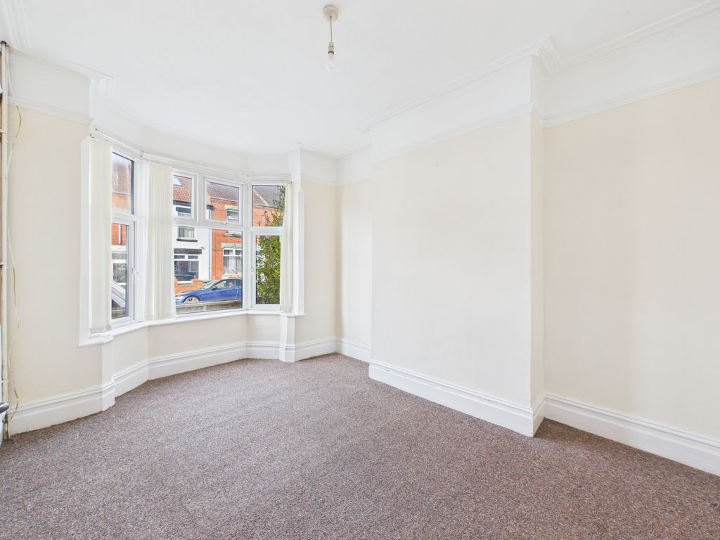 Property photo 3 of 13 Cam02349G0-Pr0145-Still002