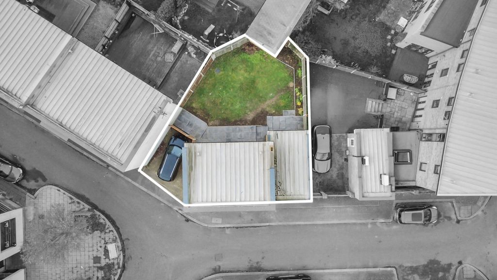 Property photo 2 of 19 5012421