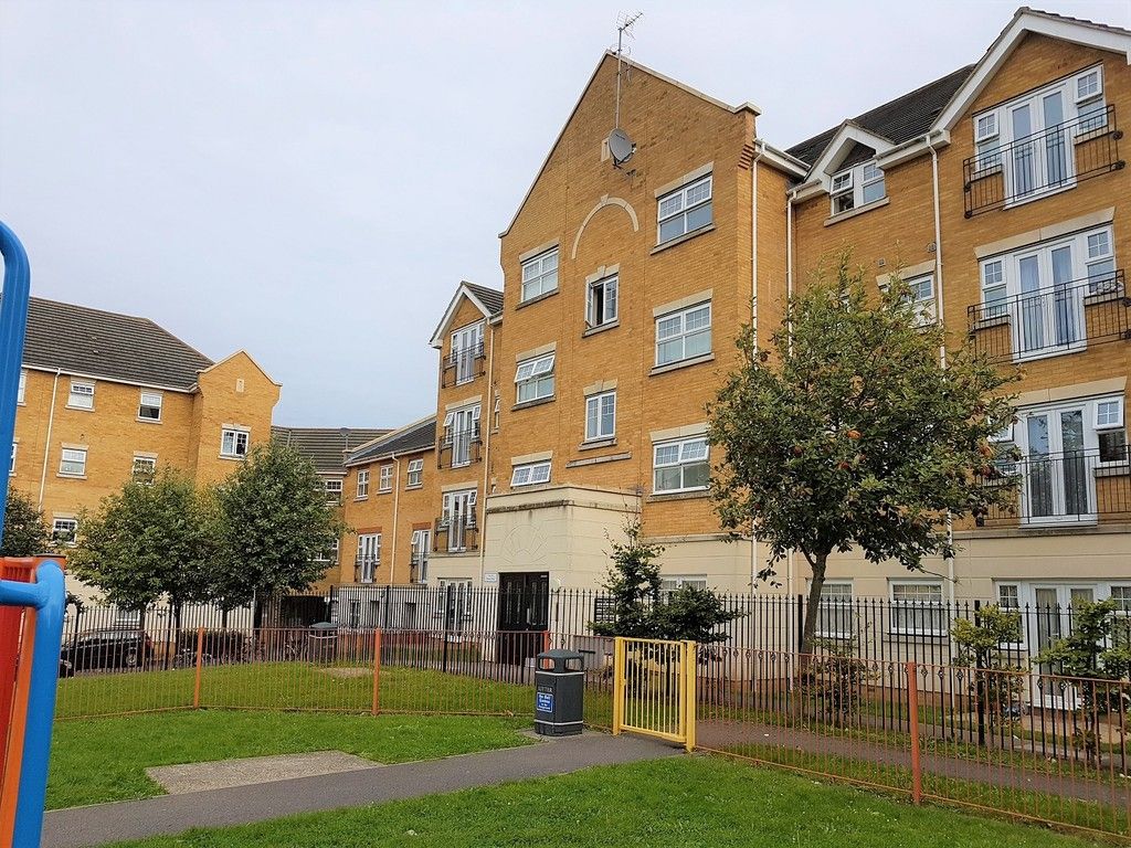 Property photo 1 of 10 2 Bedroom Apartment