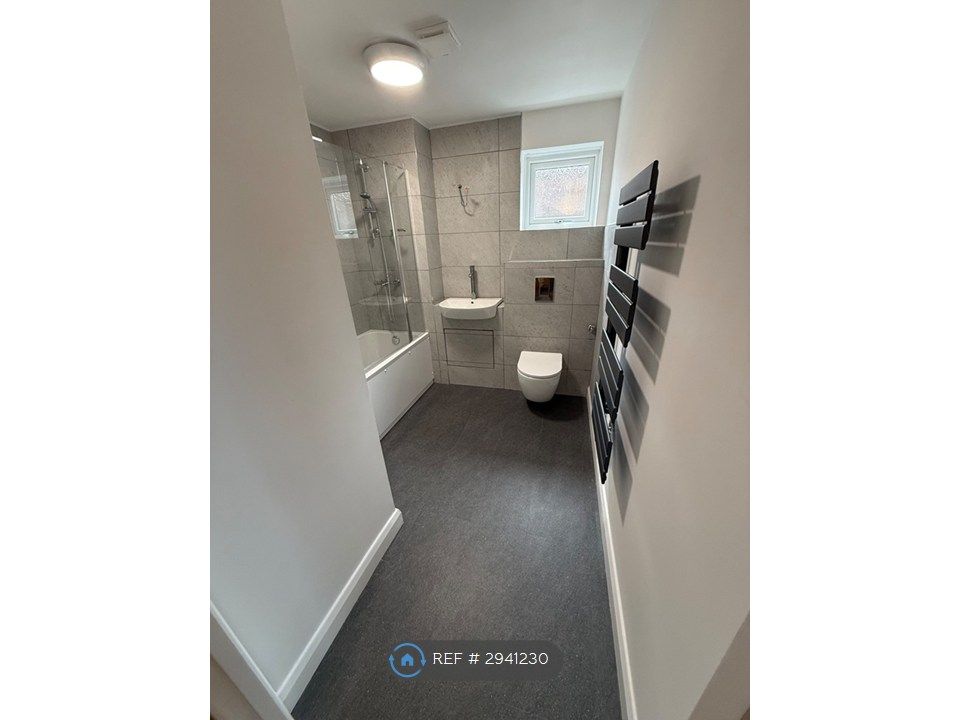 Property photo 3 of 29 Bathroom
