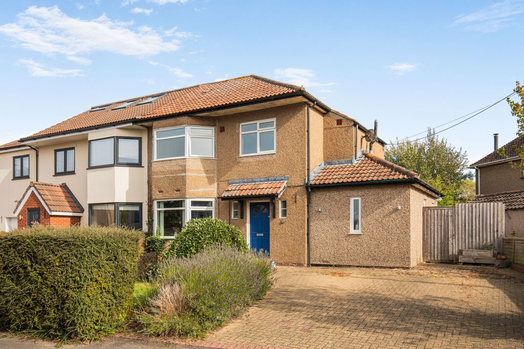 Property photo 2 of 20