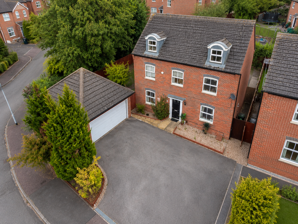 Property photo 1 of 16 ce33F384-54c1-4F78-B19A-4Ffd22Da435B
