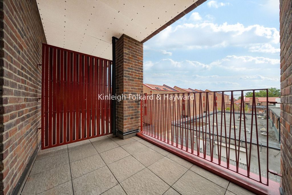 Property photo 3 of 8 Picture No. 02