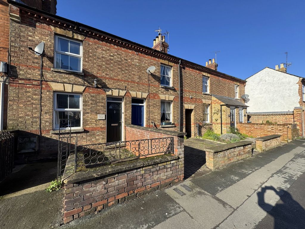 Property photo 1 of 8