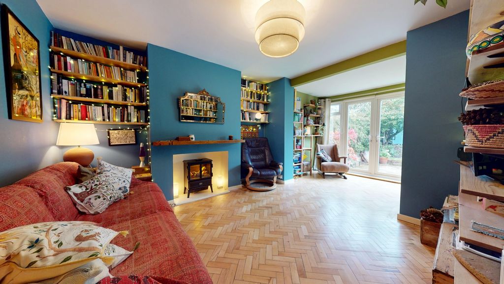 Property photo 2 of 33 5523133