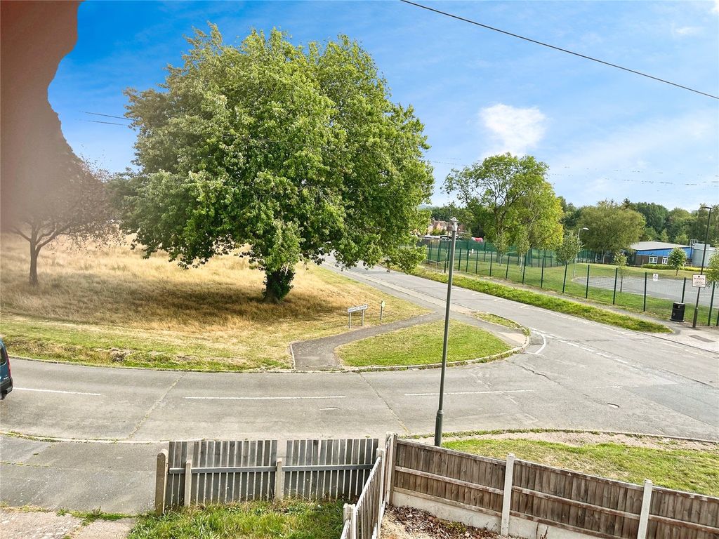 Property photo 2 of 16 Park View