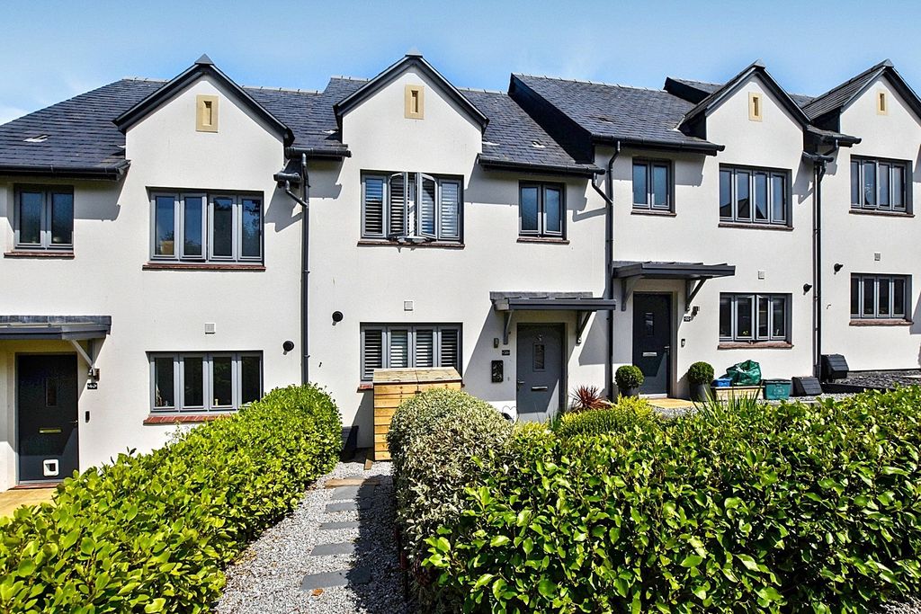 Property photo 1 of 17 Front