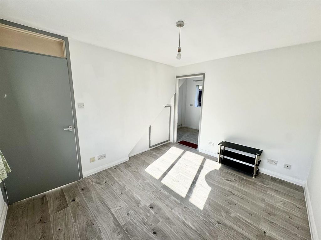 Property photo 2 of 12 Img_5600.Jpg