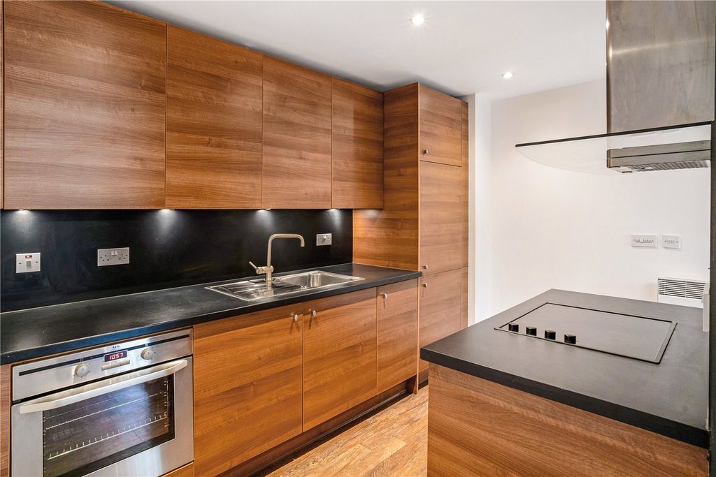 Property photo 3 of 9 Picture No. 13