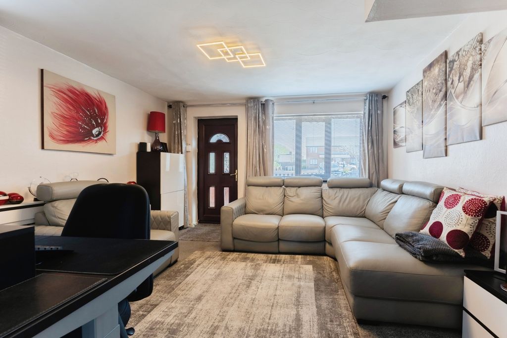 Property photo 3 of 19 Pbox-Img.Jpg