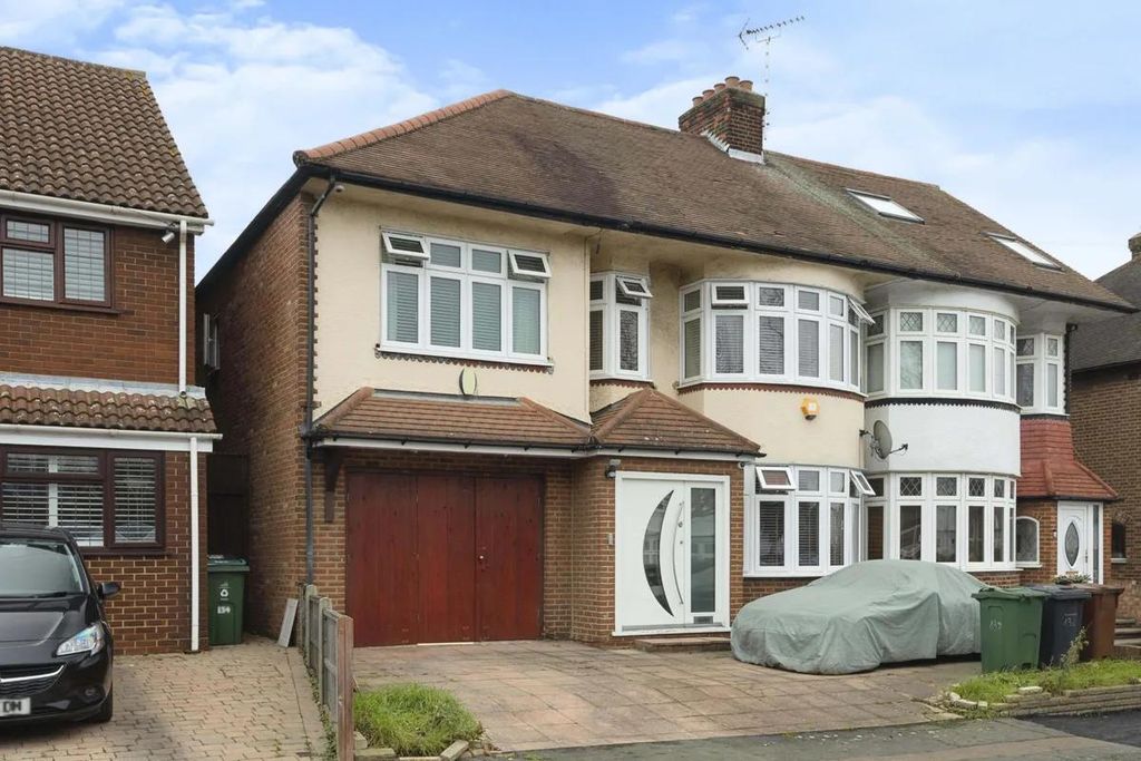 Property photo 1 of 14 06659525-9cd6-491d-B4B5-8362F2d13c99