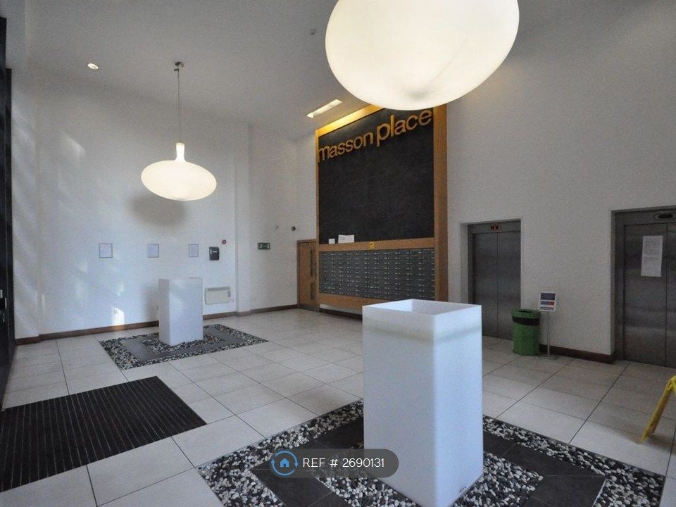 Property photo 3 of 24 Lobby