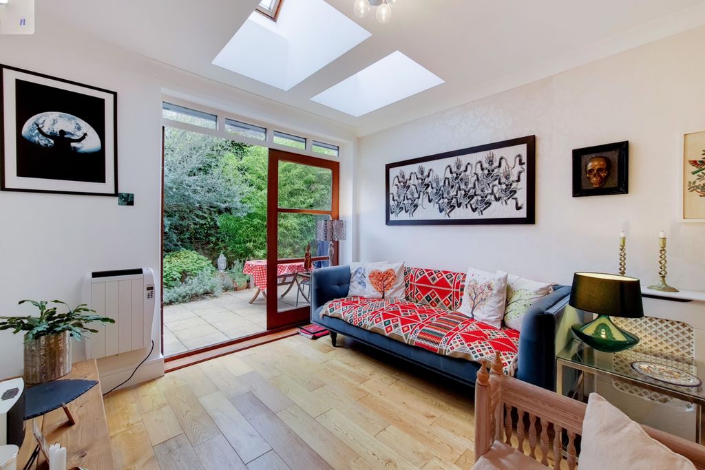 Property photo 2 of 11