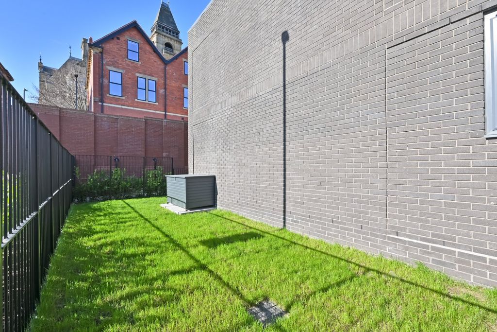 Property photo 2 of 20 Picture No. 21